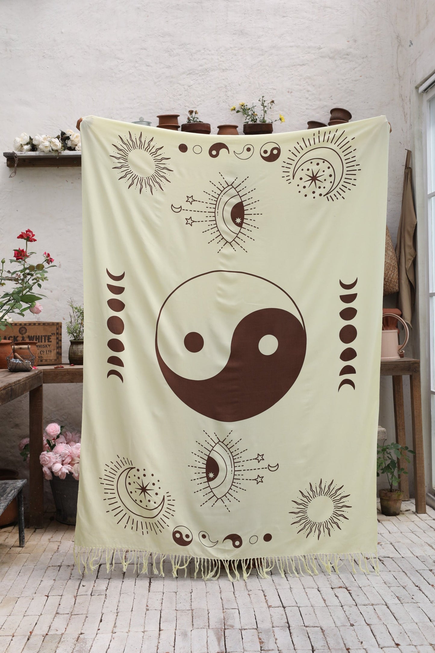 YIN YANG CREAMY YELLOW BROWN