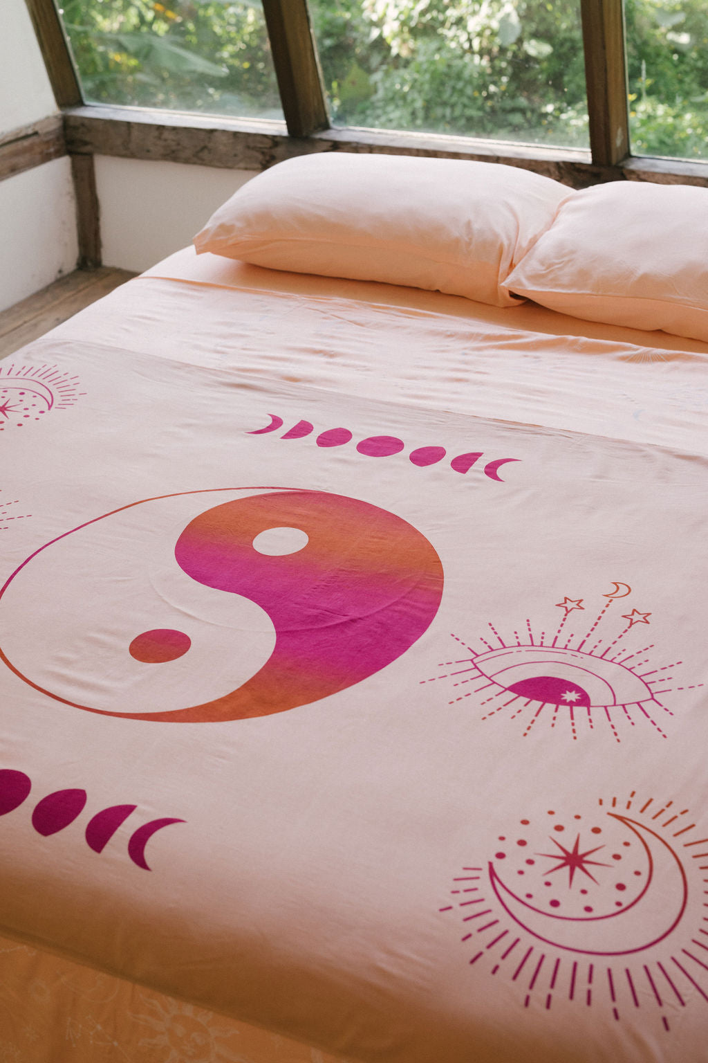 YIN YANG PEACHY PINK RAINBOW