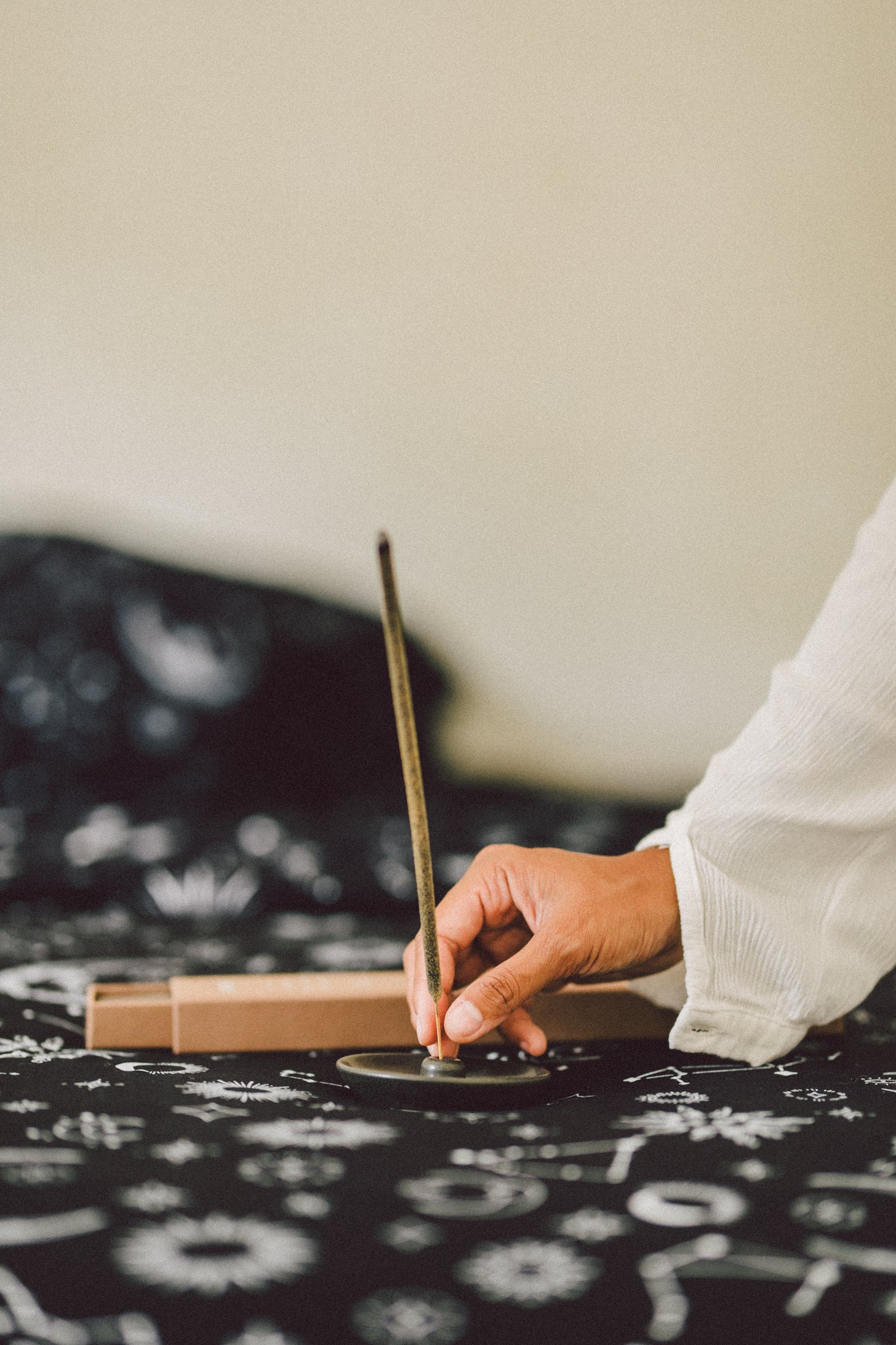 INCENSE HOLDER ITIM ☽