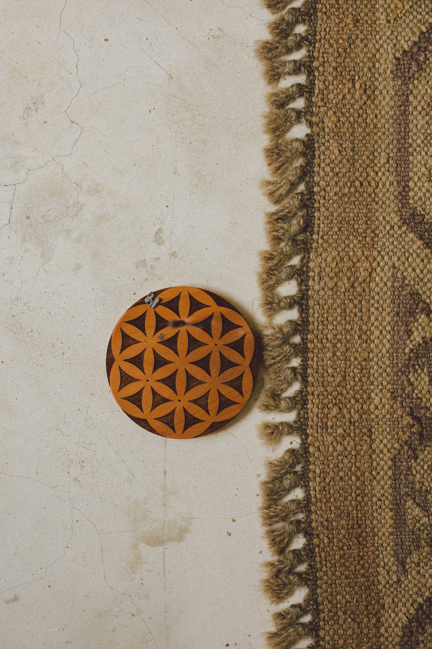 WOOD INCENSE HOLDER / COASTER