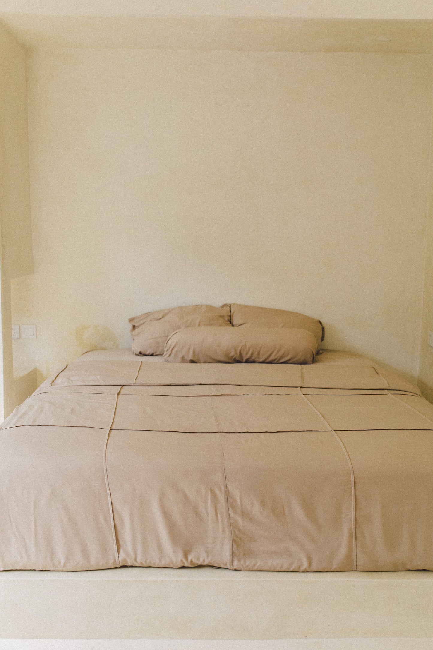 SANDY CRÈME BED COVER SET