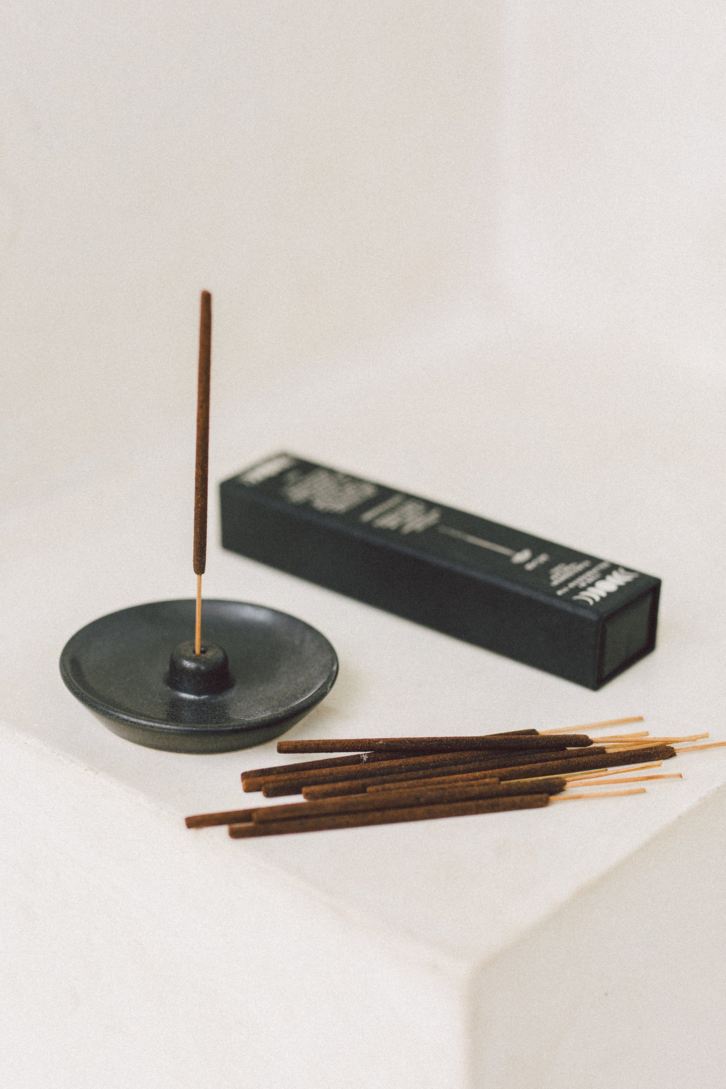 INCENSE HOLDER ITIM ☽